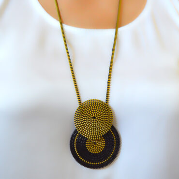 Caviar Black/Gold